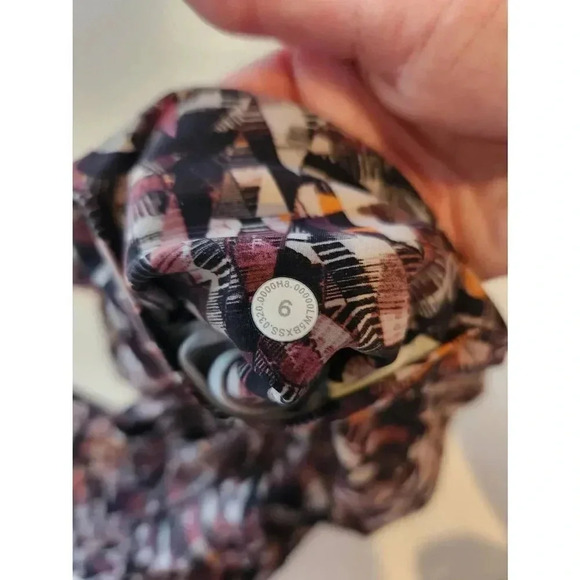 Lululemon Fast Free Multicolor size 6. - Picture 3 of 8